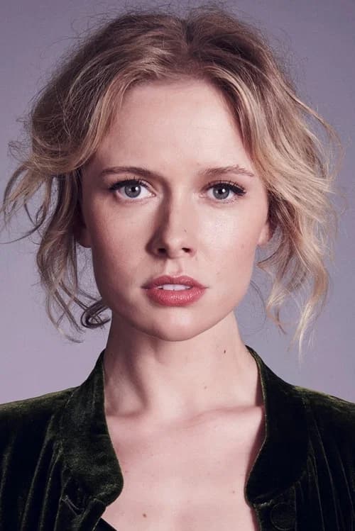 Amelia Eve